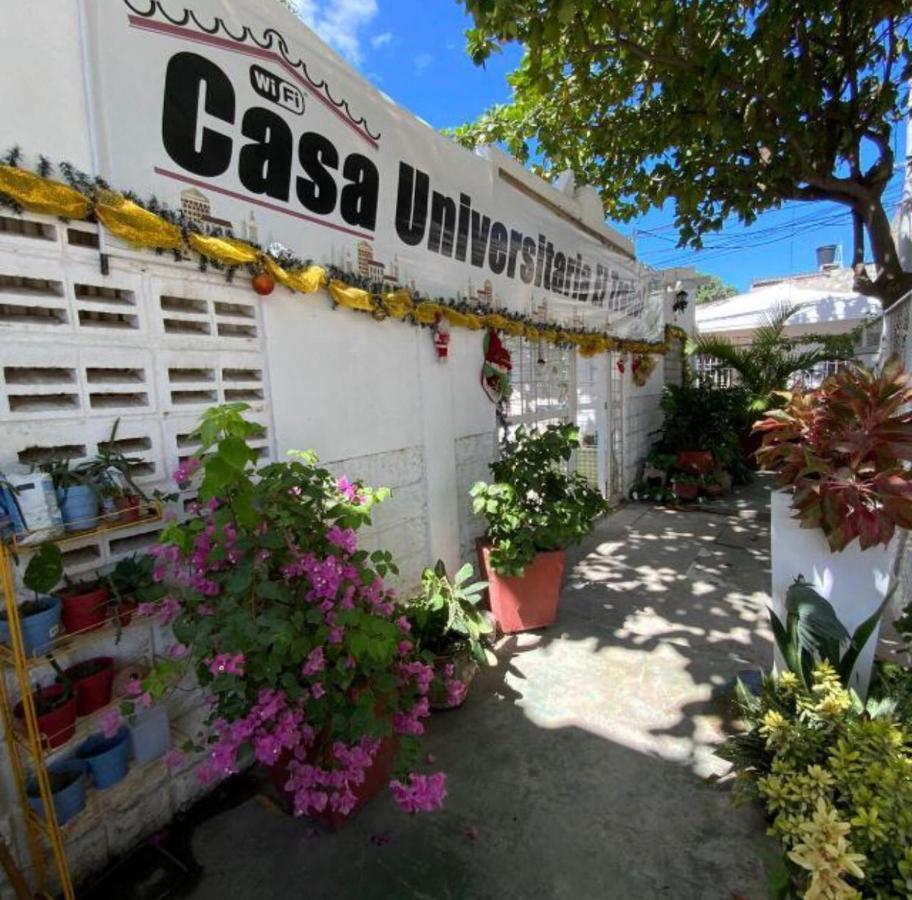 Casa Universitaria El Trebol Hotel Santa Marta  Exterior photo